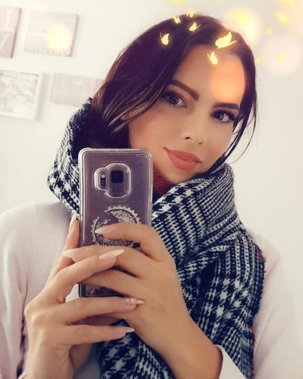 It's just me, my selfie and I.