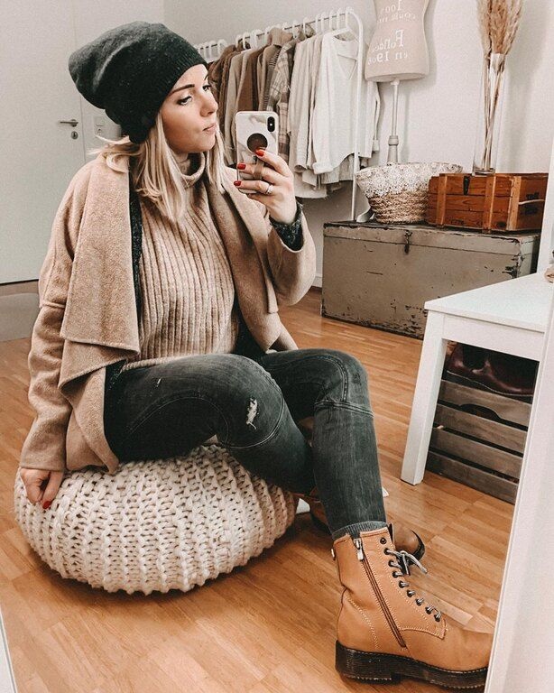 Αγαπώ τους καθρέφτες, γιατί με αγαπούν κι αυτοί.