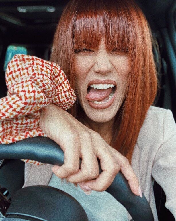 Η Μαίρη Συνατσάκη μιλά για τις πιο περίεργες στιγμές της εφηβείας της και όσα λέει είναι so… true