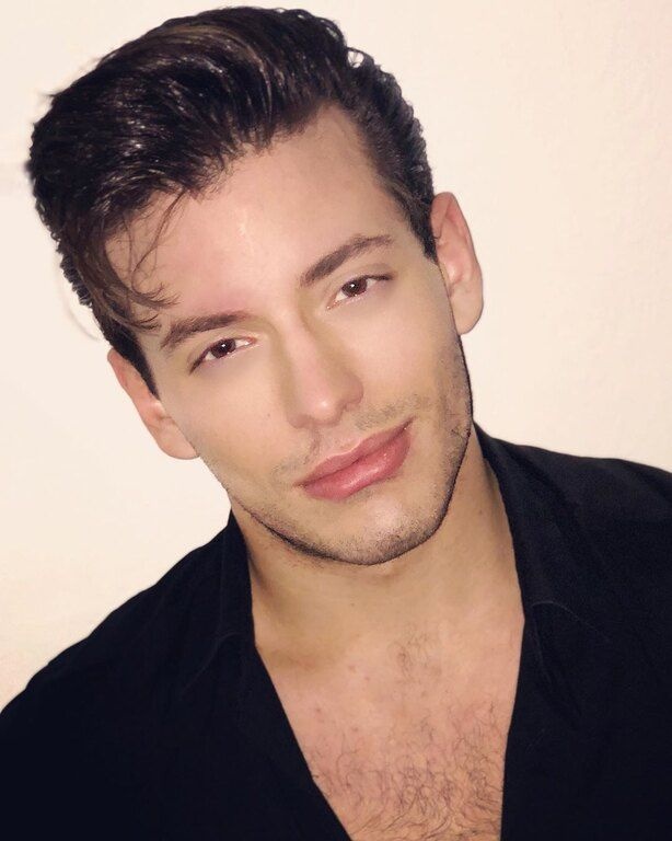 Βαγγέλης Κακουριώτης: Μήπως τραγουδά για εσένα το νέο «Γεννήθηκες για μένα» 