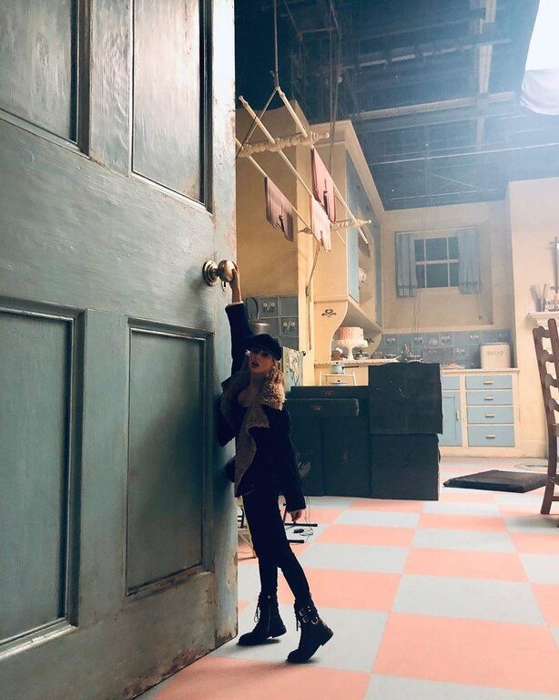 Σε story της στις 18 Δεκεμβρίου έγραψε «Δεν μπορώ να περιμένω μέχρι να βγει η ταινία Cats. Το Χριστουγεννιάτικο μου δώρο από το σύμπαν είναι αυτή η ταινία»