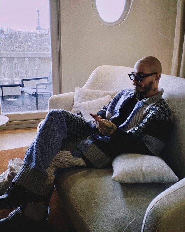 «Morado»: Μέσα από τα νέα του κομμάτια ο JBalvin θέλει να περάσει ένα υπέροχο μήνυμα