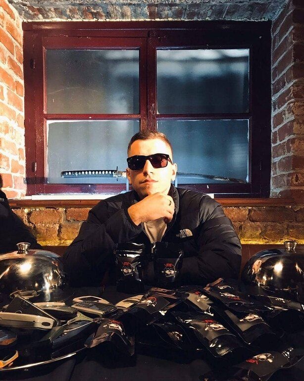 Δεν φαντάζεσαι με ποιον ραπάρει ο «VLOSPA»  στο νέο του track φτάνοντας Νο2 στις τάσεις του YouTube