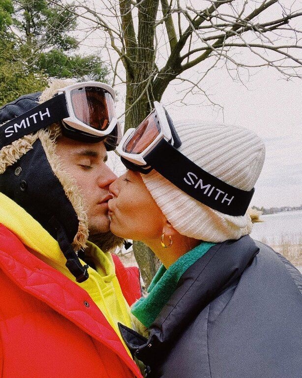 Επομένως καταλαβαίνεις ότι η καραντίνα για το ζευγάρι συνεχίζεται, μόνο που αντί για την Αμερική επέλεξαν τον Καναδά.