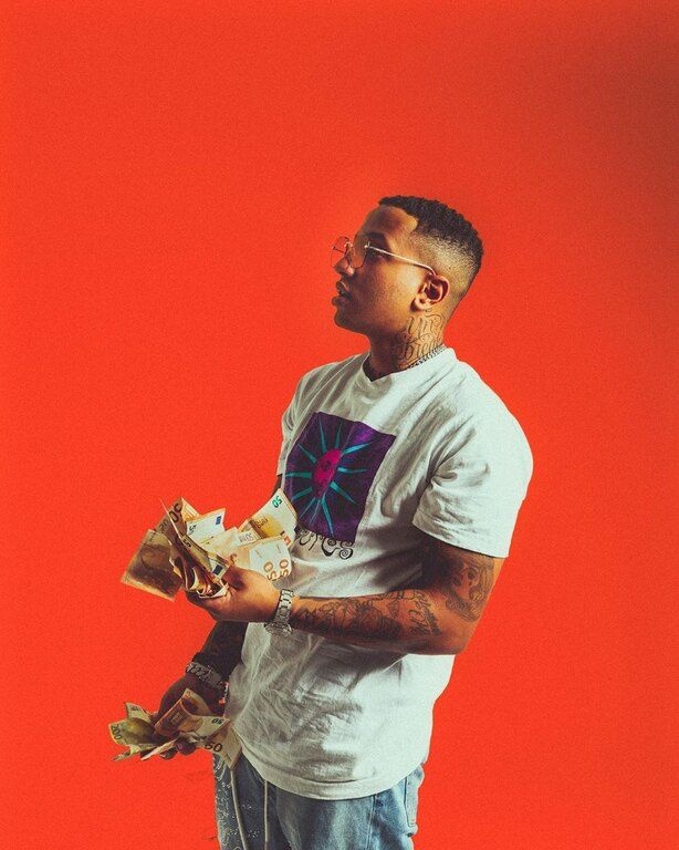 Μόλις «έσκασε» το official music video του Light και είναι ό,τι πιο «Magic» έχεις δει