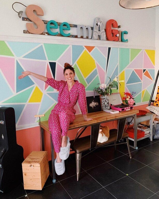 Και αυτά τα τεράστια γράμματα είναι τέλεια! Μπορείς να τα αγοράσεις από κάποιο ηλεκτρονικό κατάστημα και να τα χρωματίσεις μοναδικά.