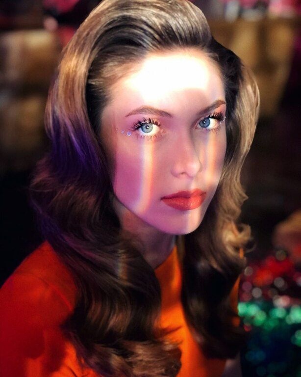 Η κόρη της Εβελίνας Παπούλια κυκλοφόρησε το music video του νέο της single και ναι, είναι φωνάρα