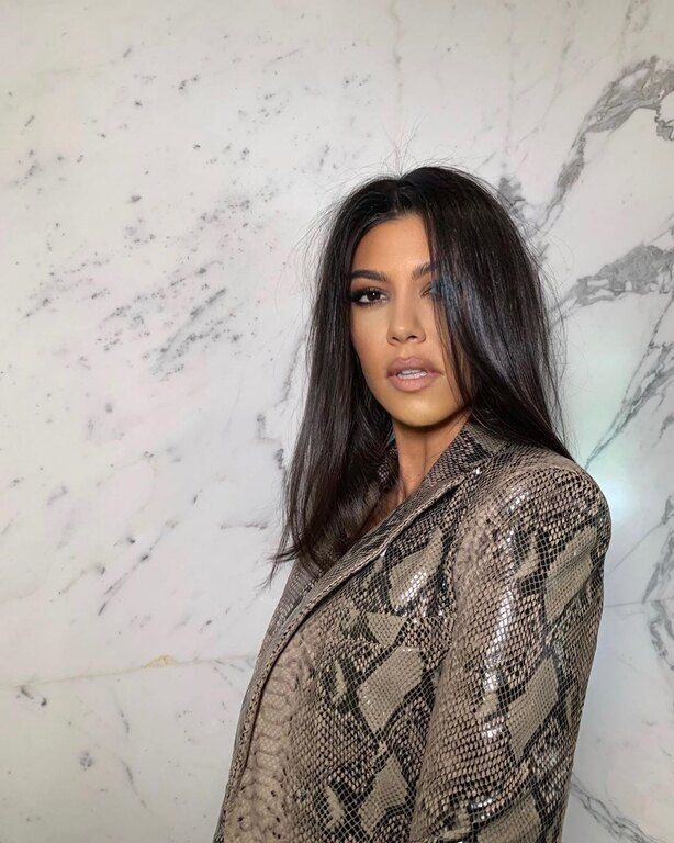 Κι όμως το κοριτσάκι είναι η Kourtney Kardashian. 
