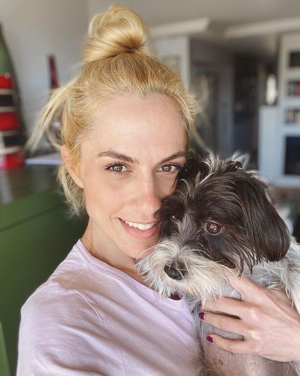 Ο ορισμός του messy bun της Ντορέττας Παπαδημητρίου.