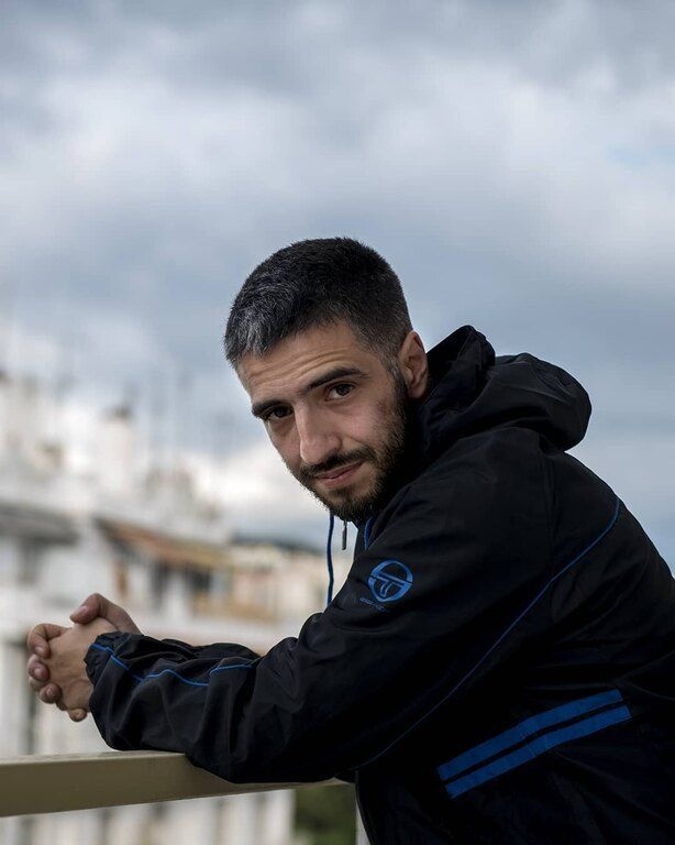 O ΛΕΞ τα λέει «χύμα» και αυτό τον κάνει Νο1 στα Trends του YouTube