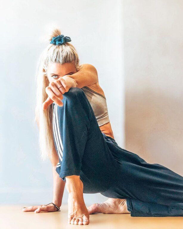 Μα τι κούκλα: Η ηθοποιός Υρώ Μανέ, ποζάρει με την πανέμορφη κόρη της (photos)