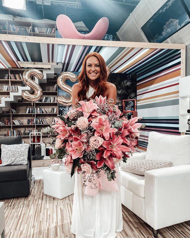 Το αποκαλυπτικό και sexy ντεκολτέ της Σίσσυς Χρηστίδου θα σε καθηλώσει