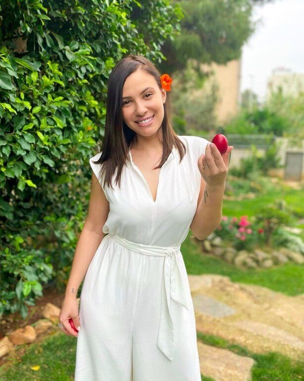 Λάουρα Νάργες: Πόζαρε με τη μαμά της και το Instagram ενθουσιάστηκε(photos)