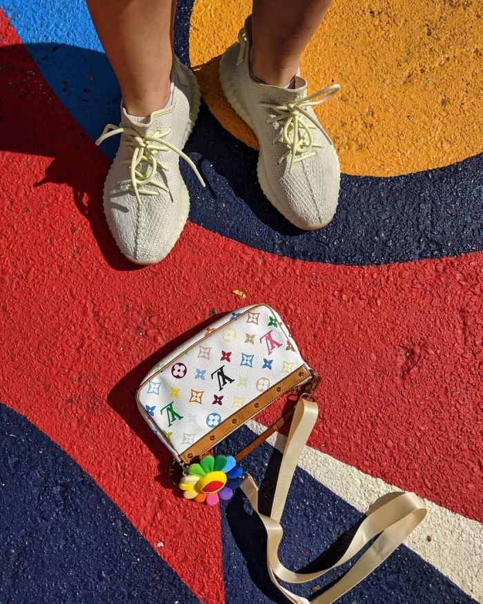 Λέων - Louis Vuitton x Murakami Speedy:

Η Louis Vuitton x Murakami Speedy τσάντα, που κάνει statement και ξεχωρίζει από το πλήθος, είναι ιδανική για έναν κομψό Λέοντα. @bomsdrops
