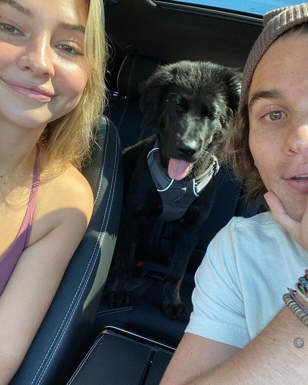 «Σε ευχαριστώ που έκανες τις πιο κρύες μέρες ζεστές, για την αγάπη σου, και που είσαι η καλύτερη dog mom στη Lil mi. Χρόνια πολλά», πρόσθεσε. 
