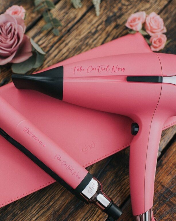 Είναι απαραίτητο προϊόν για να... γλιτώσεις από την ψαλίδα και τις ταλαιπωρημένες άκρες. 