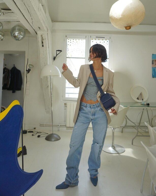 Φορεσέ το με ένα σέξι  going-out top και φαρδιά jeans @lifeofboheme