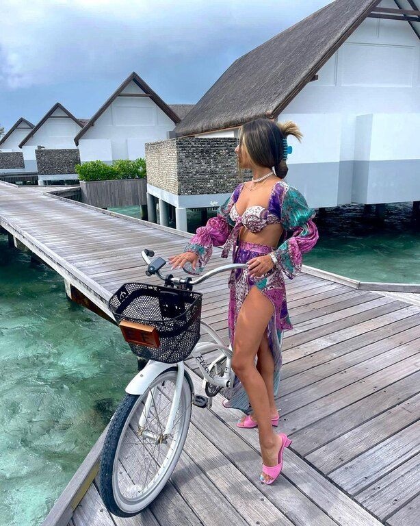 Θα σου πω ότι μπορείς να φοράς με στυλ το μαγιό σου στην καθημερινότητά σου και να δημιουργήσεις το απόλυτο outfit φορώντας το.