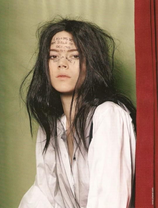 Τέλος εποχής για Freja και Karl στo maison Chanel;