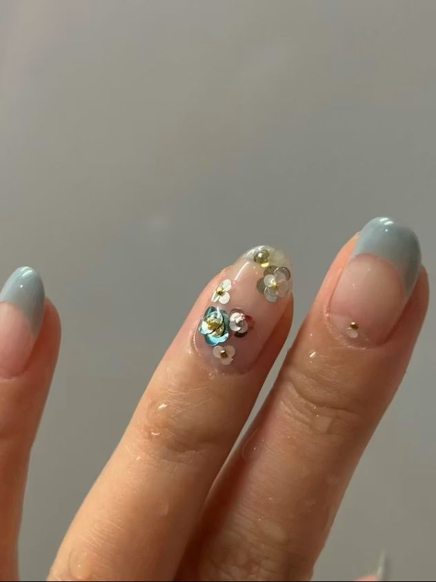 Embroidery Nails
