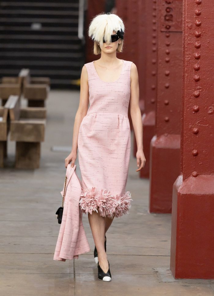 CHANEL 2025/26 MΓ©tiers d'art Fashion Show