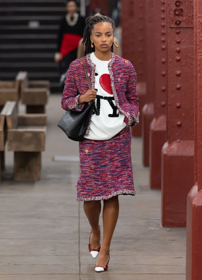 CHANEL 2025/26 MΓ©tiers d'art Fashion Show