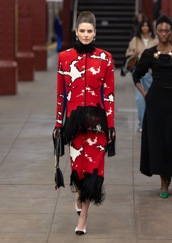 CHANEL 2025/26 MΓ©tiers d'art Fashion Show