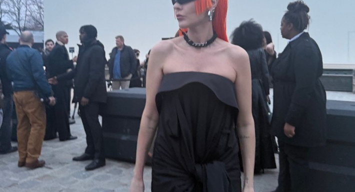 Η Τάμτα, στο Paris Fashion Week, στο front row του show, του οίκου Balenciaga