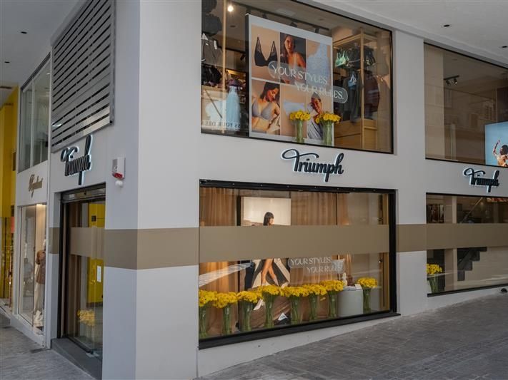 Η Triumph εγκαινίασε το νέο της κατάστημα, με τη Δούκισσα Νομικού