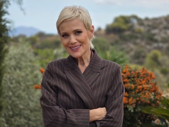 Κωνσταντίνα Μιχαήλ: «Δεν είναι εύκολο να βλέπεις τις ρυτίδες σου αλλά είπα "Θα μου αρέσω"»