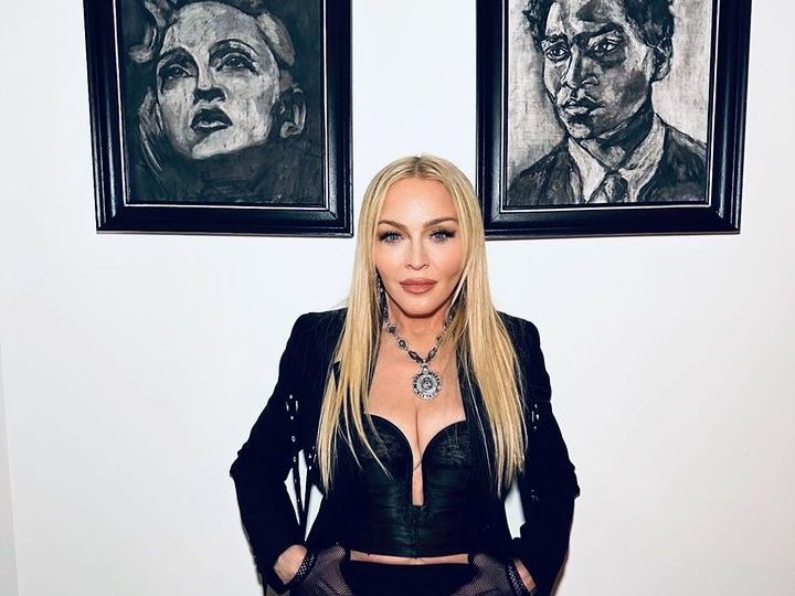 Η νέα δημόσια εμφάνιση της Madonna και η υπερηφάνεια για την έκθεση ζωγραφικής του γιου της