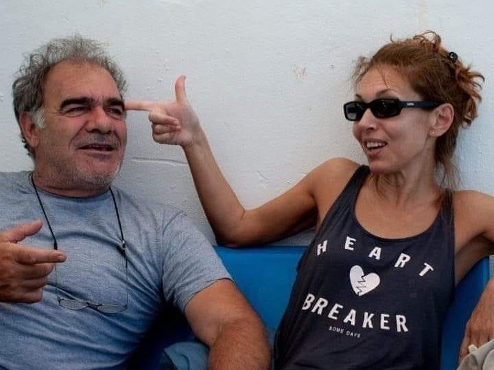 Η Δήμητρα Παπαδήμα ποζάρει με μαγιό και 32 χρόνια μετά το «Εκμέκ παγωτό» ίσως δεν πέρασε μέρα