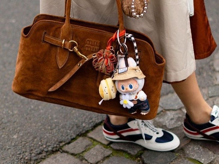 Σταμάτα να κρεμάς Labubu στην τσάντα σου! 4 λόγοι που θεωρούνται εστία μικροβίων