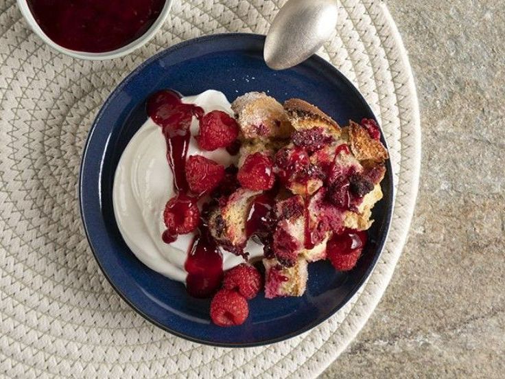 Άκης Πετρετζίκης: Crumble με raspberries