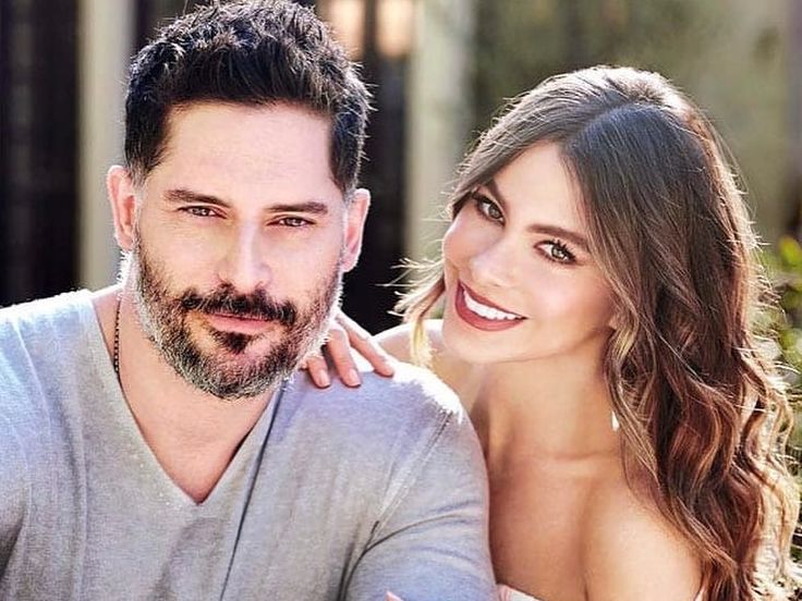 Η Sofia Vergara χώρισε και το «γιόρτασε» στην Ιταλία με ένα αποκαλυπτικό μαγιό και τις φίλες της
