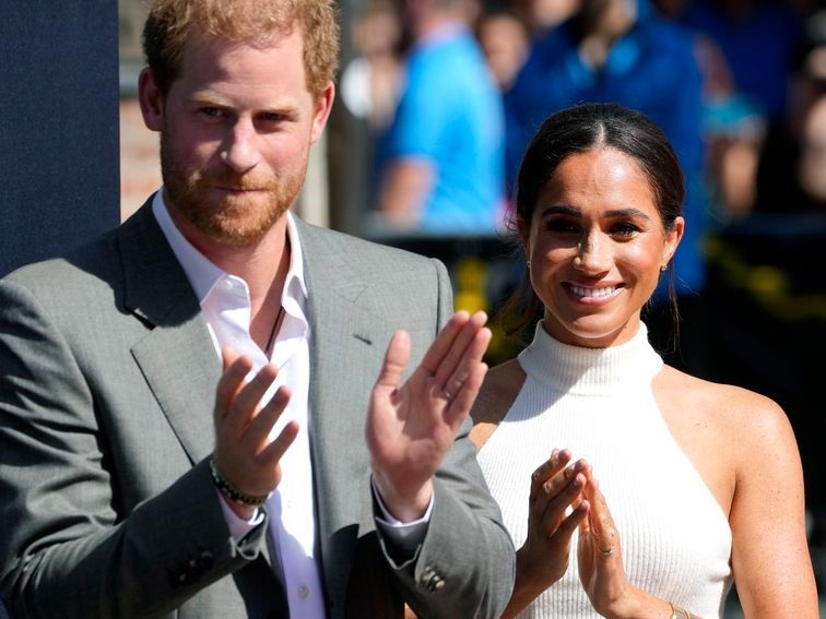 Για περίμενε: Ο πρίγκιπας Harry και η Meghan Markle ετοιμάζουν ρομαντική κομεντί;