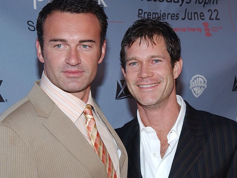Nip/Tuck: Μετά τον πρόσφατo θάνατο του Julian McMahon, ο Dylan Walsh ενεπλάκη σε σοβαρό τροχαίο