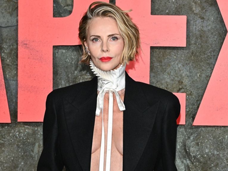 Charlize Theron: «Δεν είμαι πια στοιχειωμένη» - Το τρομακτικό συμβάν στην παιδική της ηλικία