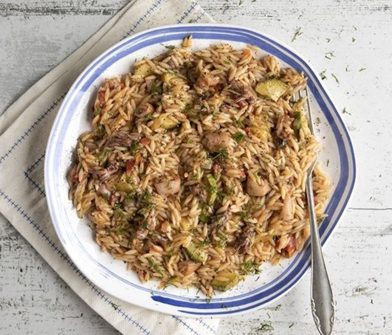 Άκης Πετρετζίκης: Κριθαρότο με καλαμαράκια