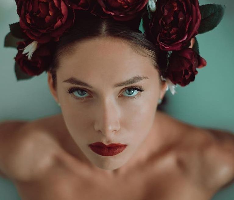 Η κόρη της Εβελίνας Παπούλια έγινε τραγουδίστρια κι αντέγραψε την Shakira