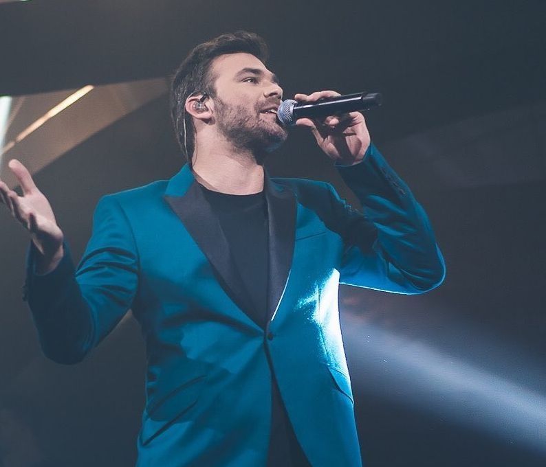 O Γιώργος Σαμπάνης μας ξάφνιασε ευχάριστα με νέο videoclip