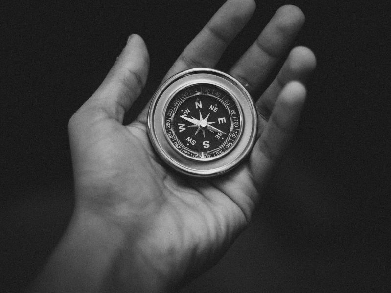 4 ζώδια που καθοδηγούνται από τα χέρια των προγόνων τους από το βαθύ παρελθόν