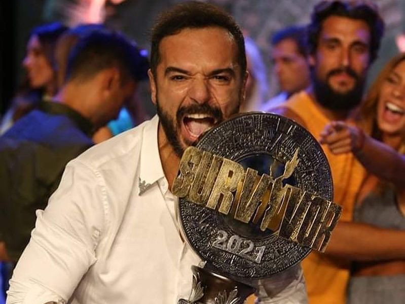 Ο Τριαντάφυλλος πήγε στο Παρίσι οικογενειακώς αλλά το μυαλό του είναι στο Survivor