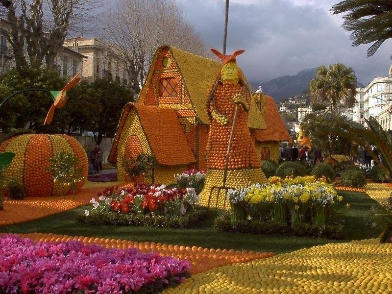 Χυμός τέχνης από ζουμερά πορτοκάλια