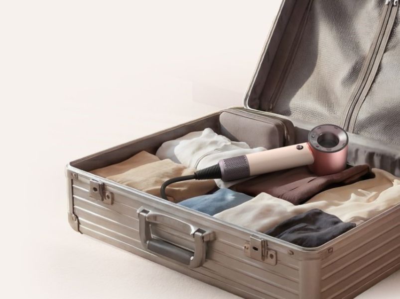 Με αυτά τα 2 gadgets της Dyson δεν θα σε νοιάζει τίποτα στις διακοπές
