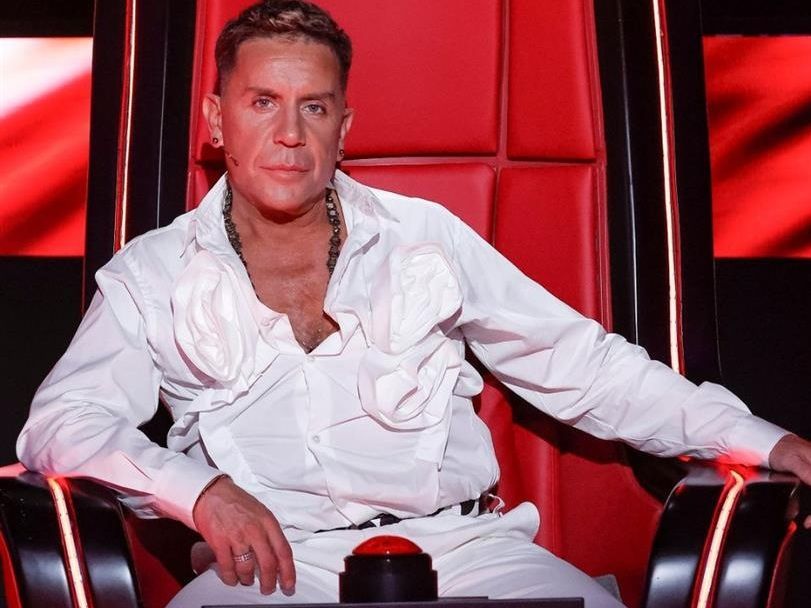 Το The Voice επιστρέφει διαφορετικό, με tribute για τον Μαζωνάκη, τον αντικαταστάτη του & συγκίνηση