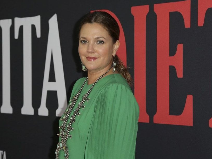 H Drew Barrymore ανυπομονεί να γίνει 50 ετών: «Δεν έχω πρόβλημα που μεγαλώνω»