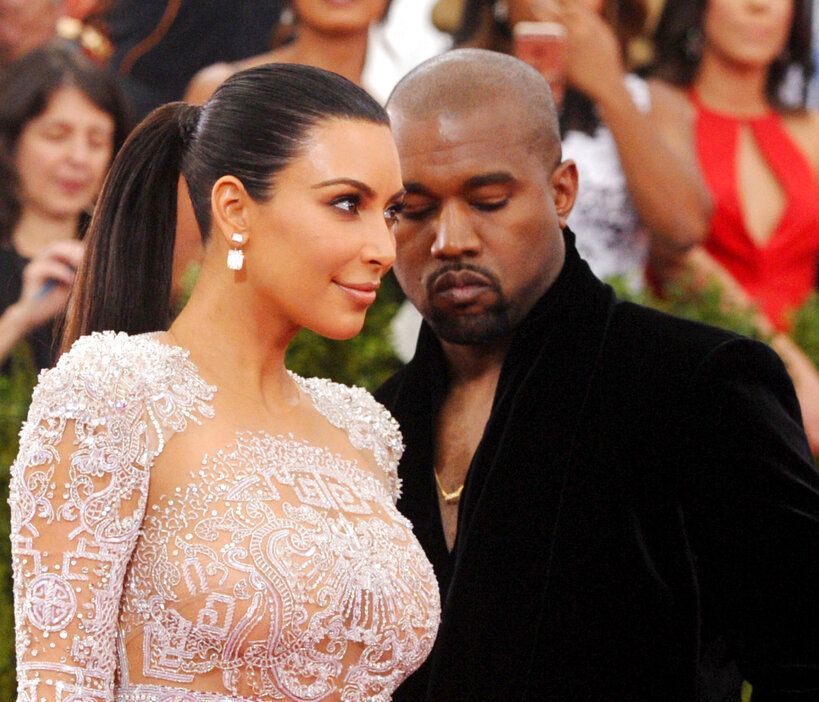 Kim Kardashian: Επέτειος γάμου με κλάματα - «Δεν μιλάνε πια με τον Kanye»