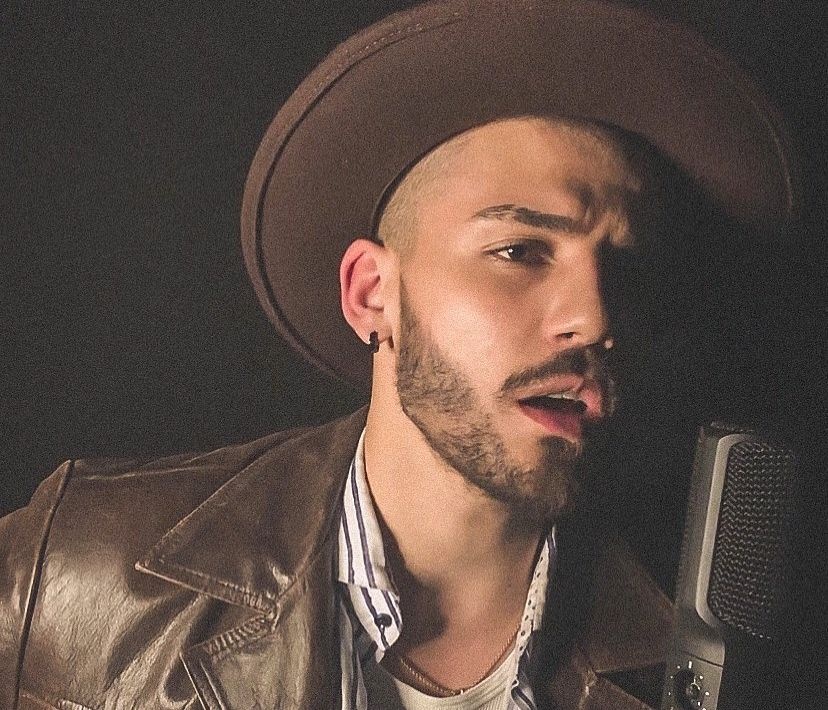 «Europe Shine A Light»: Μόλις ακούσεις την ερμηνεία του Sandro θα τον ερωτευθείς ένα «τσικ» παραπάνω