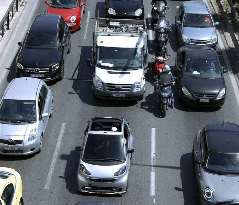 Κίνηση ΤΩΡΑ: Χάος στους δρόμους – Όλοι στο «κόκκινο»